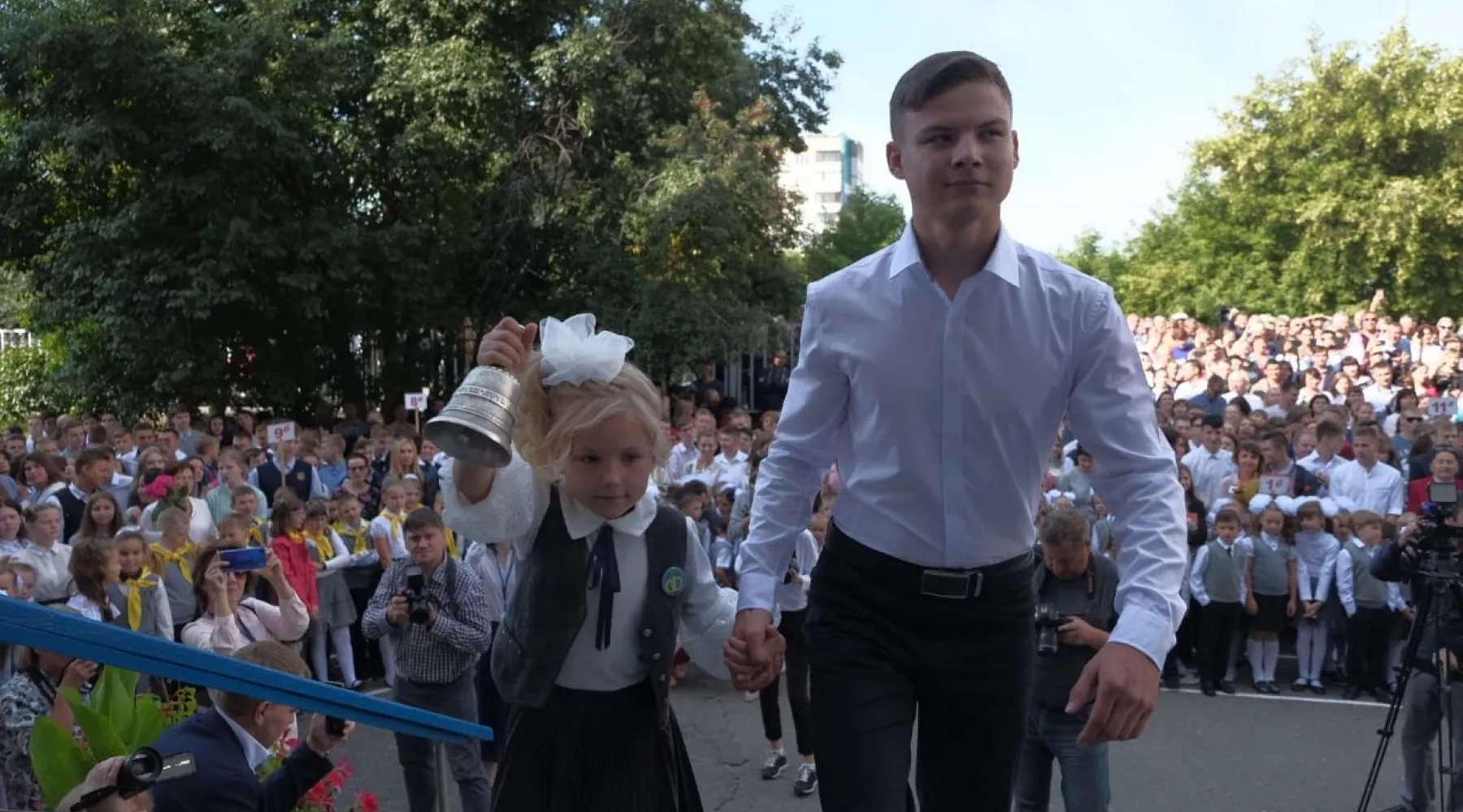 Стало известно, как в бийских школах пройдут линейки, посвящённые Дню знаний