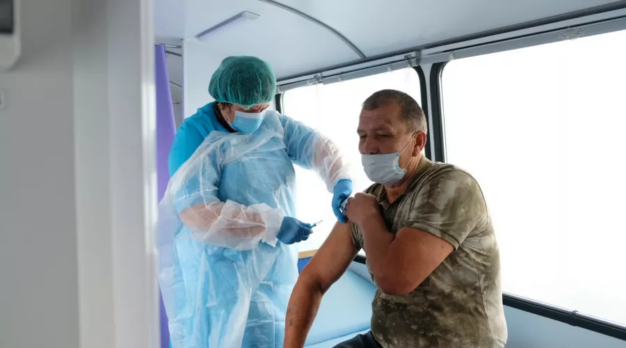 Минздрав Алтайского края: как совместить прививку от ковид и гриппа