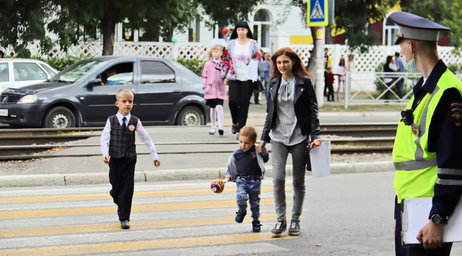 Пешком и на авто: как в Бийске безопаснее добраться до школы