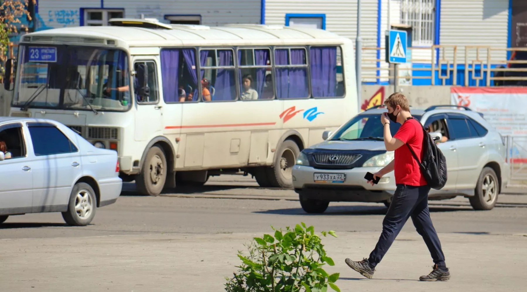 Не на каждой остановке: бийчане не успевают зайти или выйти из автобуса