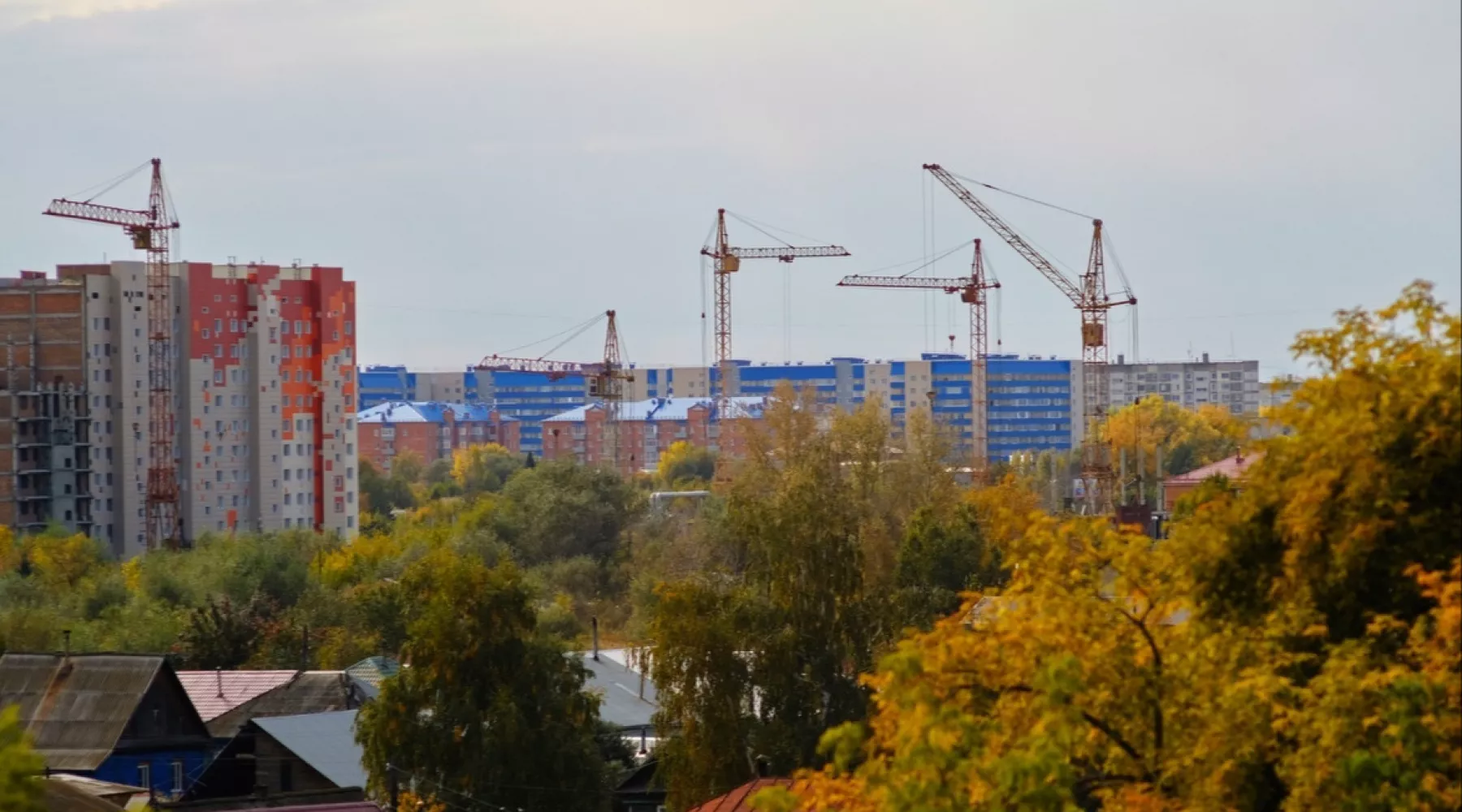 Жители Алтайского края резко перестали покупать жилье даже в ипотеку