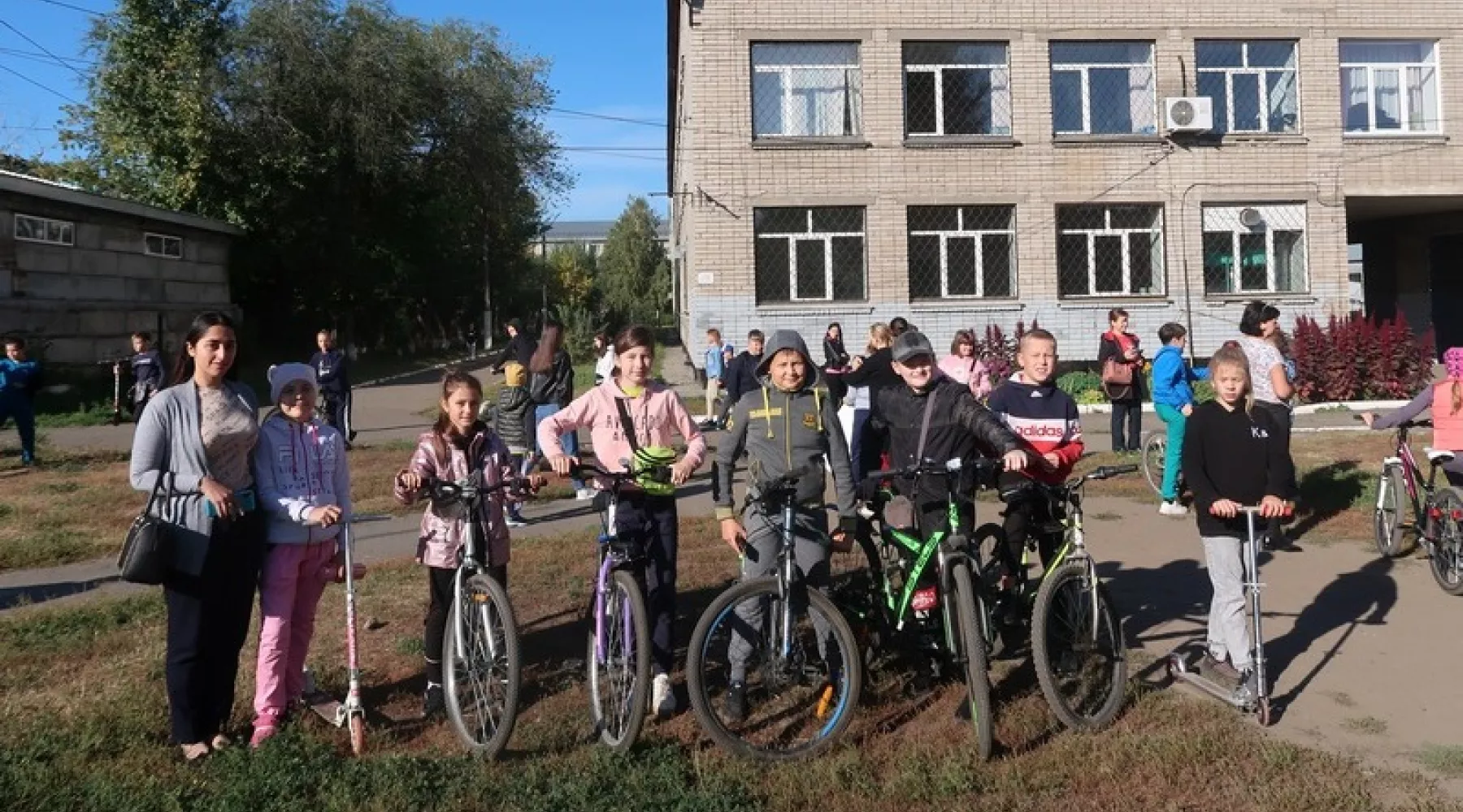 Осенние старты: в школах Бийска проходят мероприятия на свежем воздухе