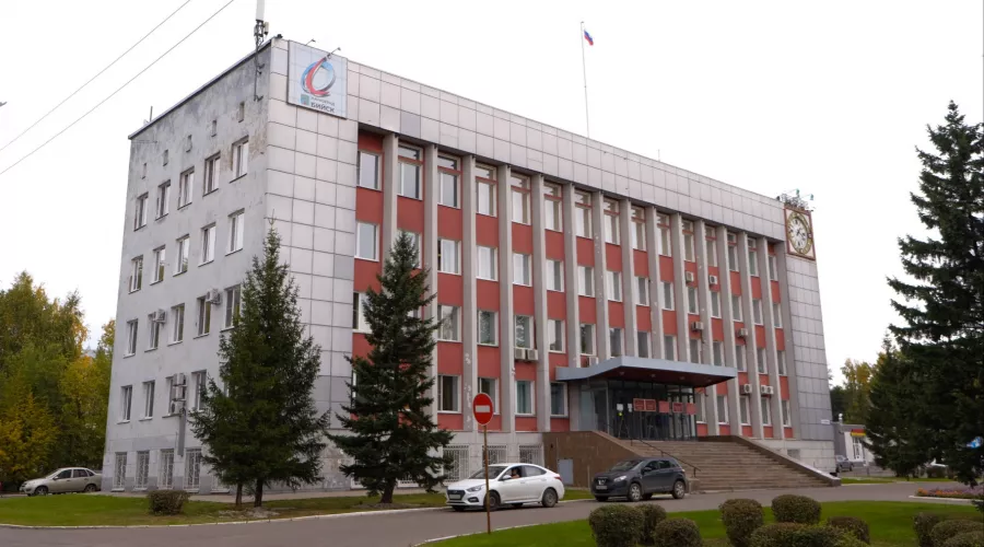 Здание администрации и Думы Бийска.