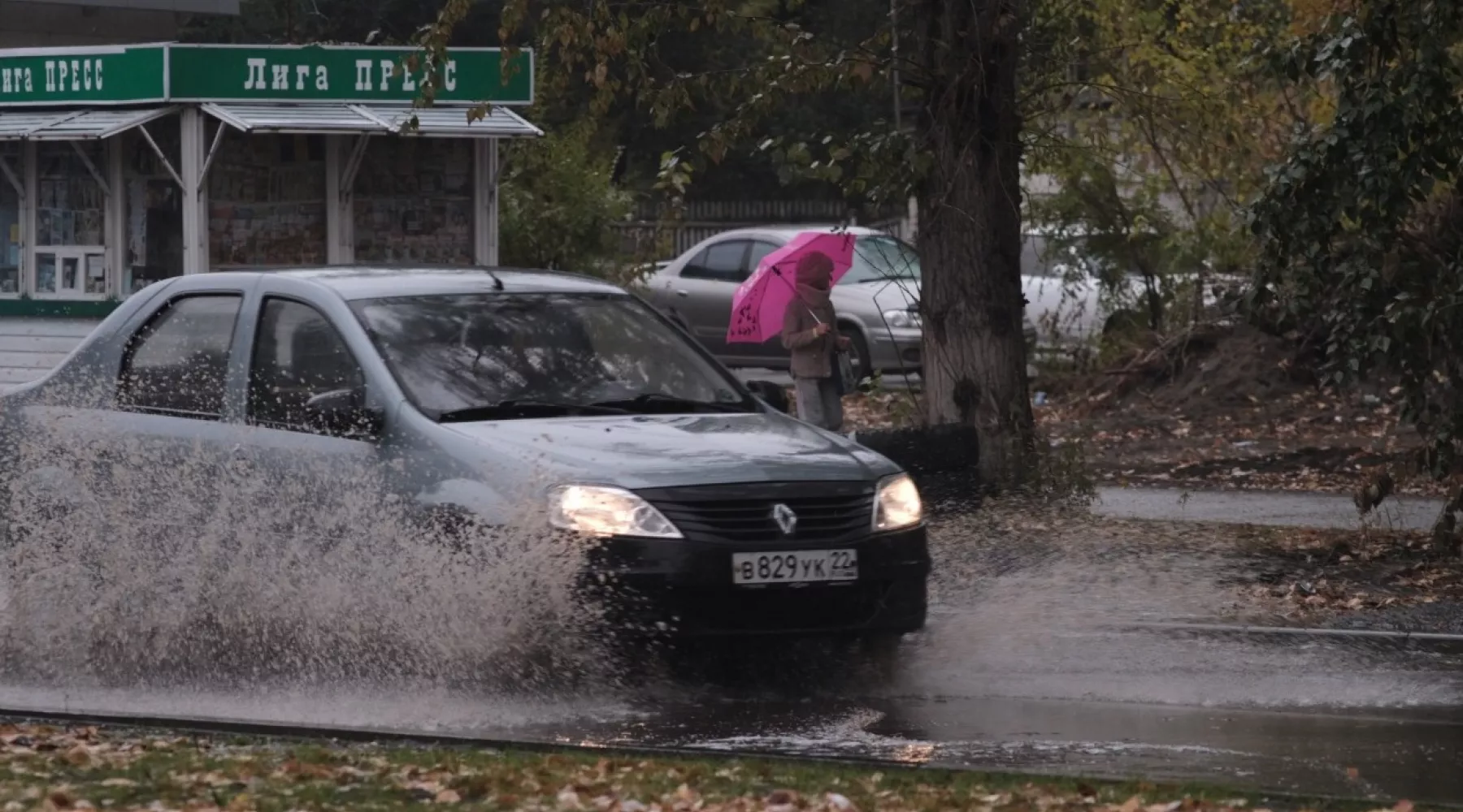 Мэрия возбудилась: лужу на квартале АБ в Бийске откачают в ближайшее время