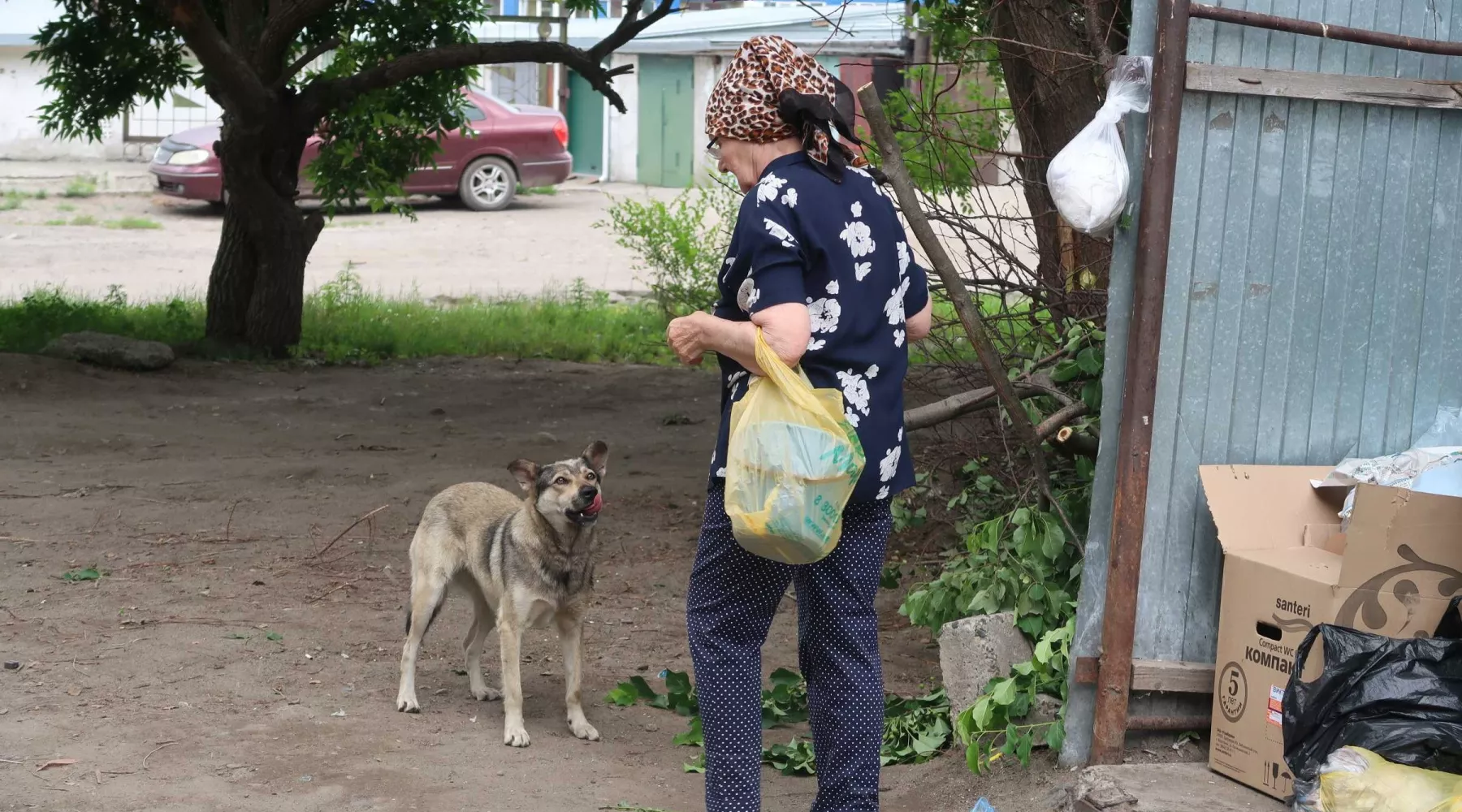 В Бийске жители частного сектора ждут «мусорную машину» в любую погоду