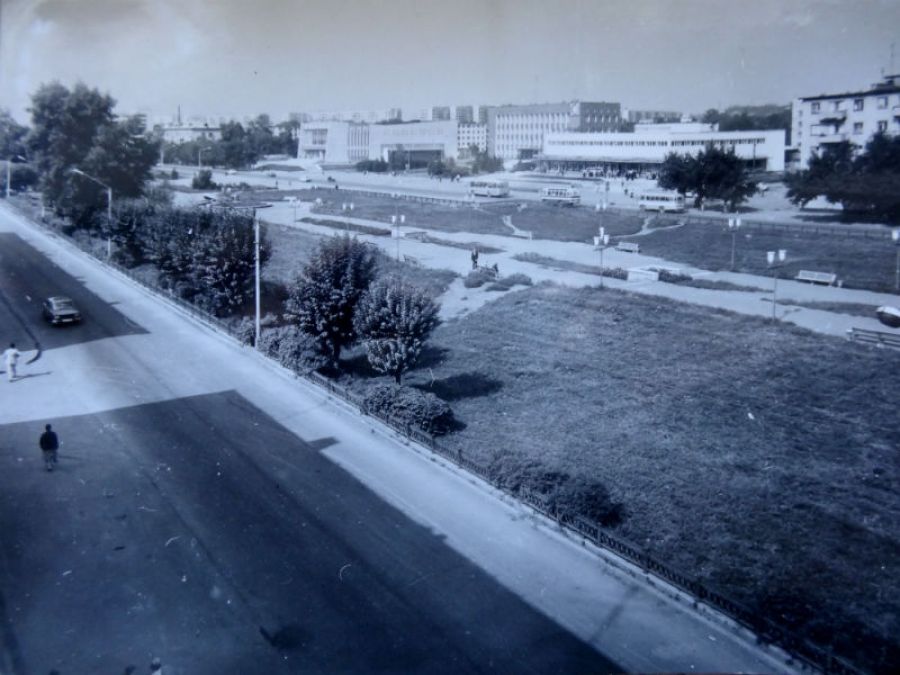 Так выглядел бульвар Ленина в начале 80-х годов. Фото из архивов Бийского краеведческого музея