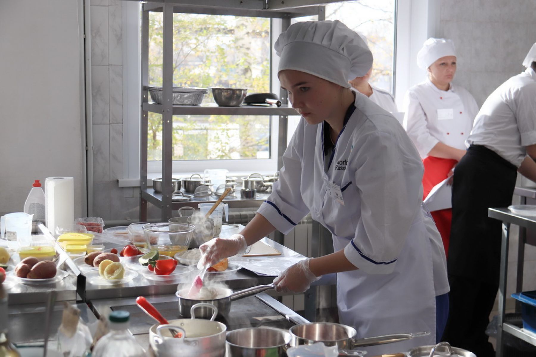 Соревнования лучших сварщиков и поваров прошли в Бийске