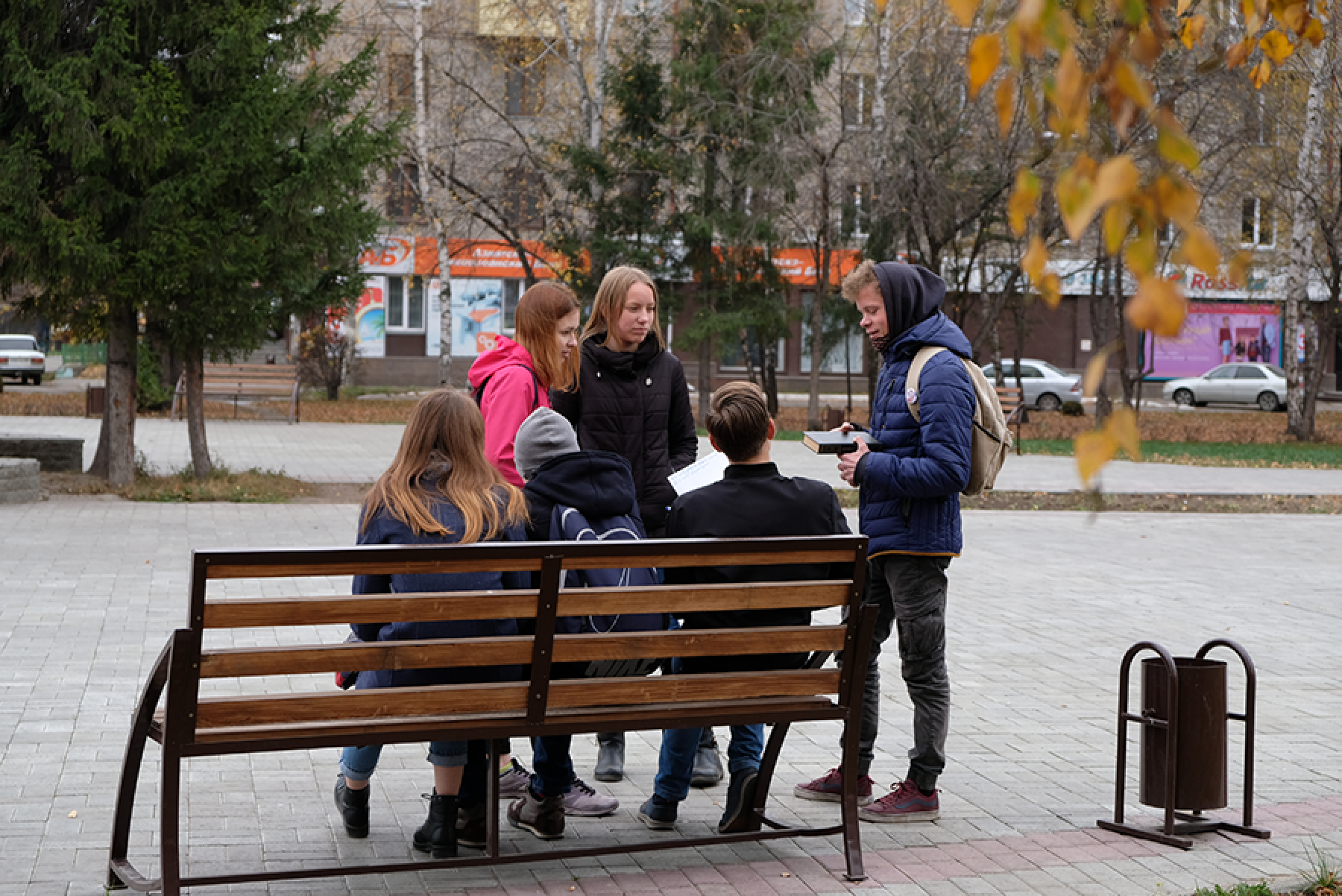 Проверка связи: молодые бийчане направили письма в будущее