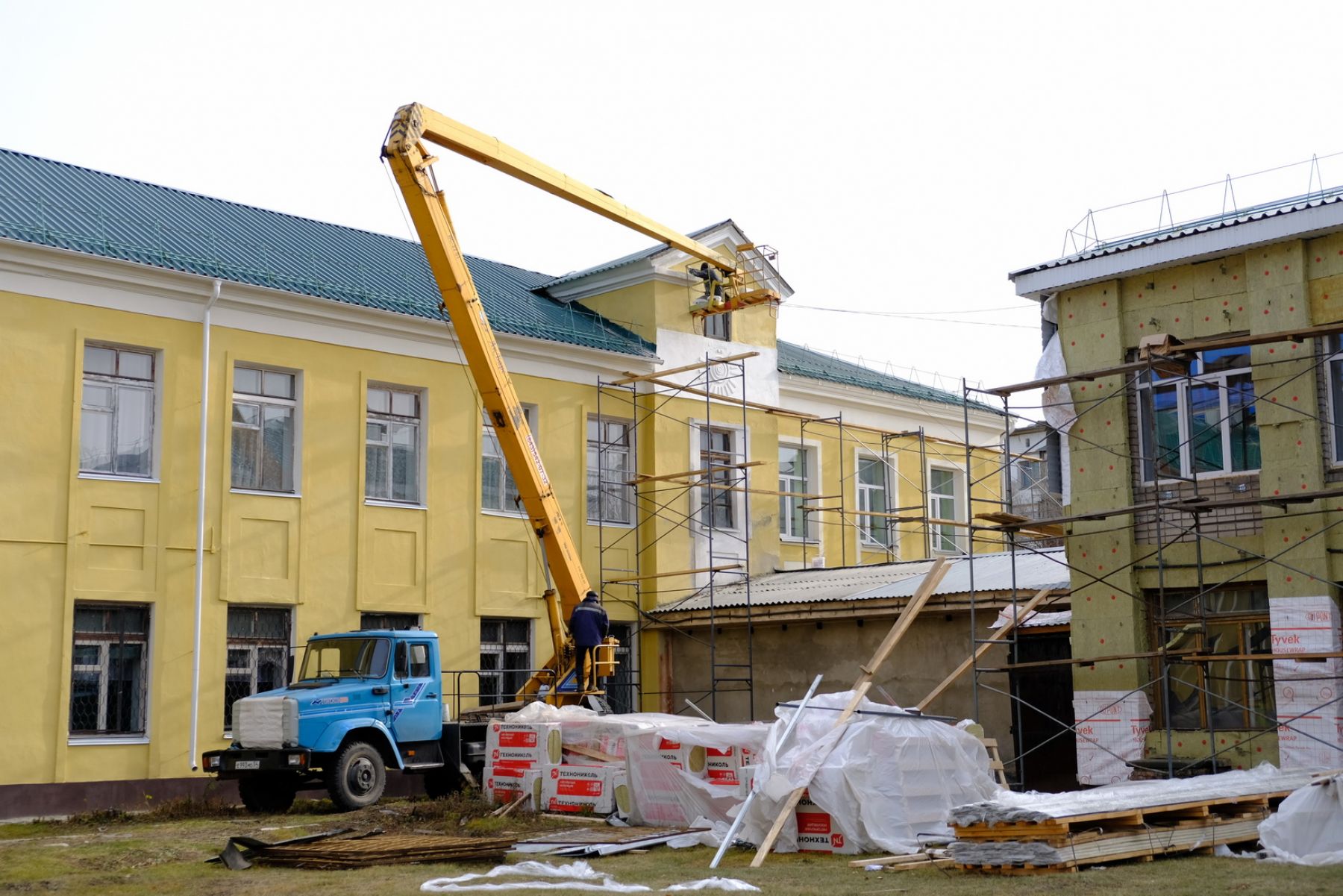 Рядом с ремонтируемой школой №34 появится стадион