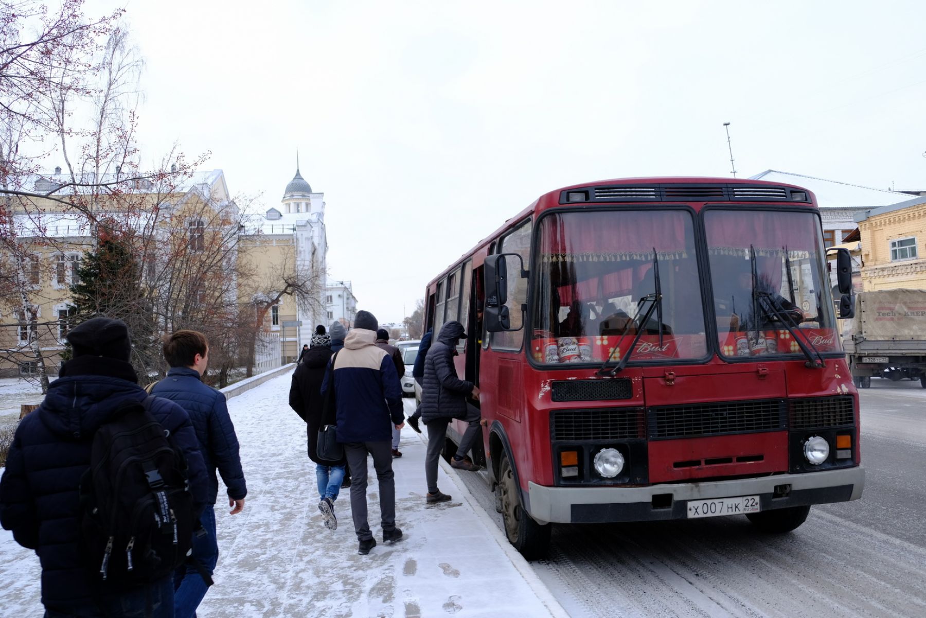 Бийские призывники выяснили, кто самый ловкий