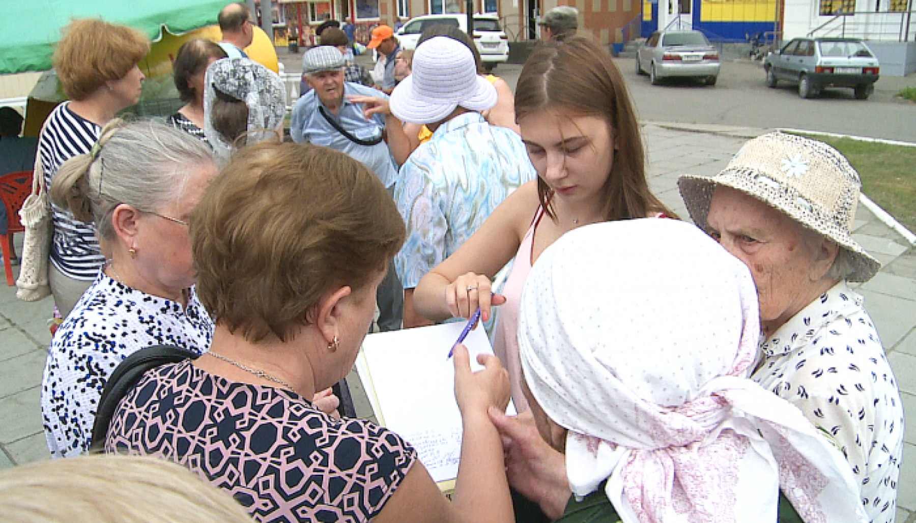 Чиновники отказались признавать зеленой зоной участок под будущей многоэтажкой
