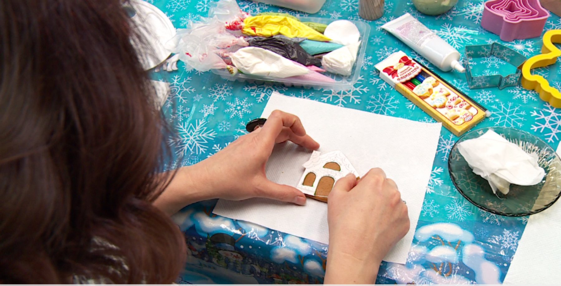 Праздник к нам приходит: учимся расписывать имбирные пряники