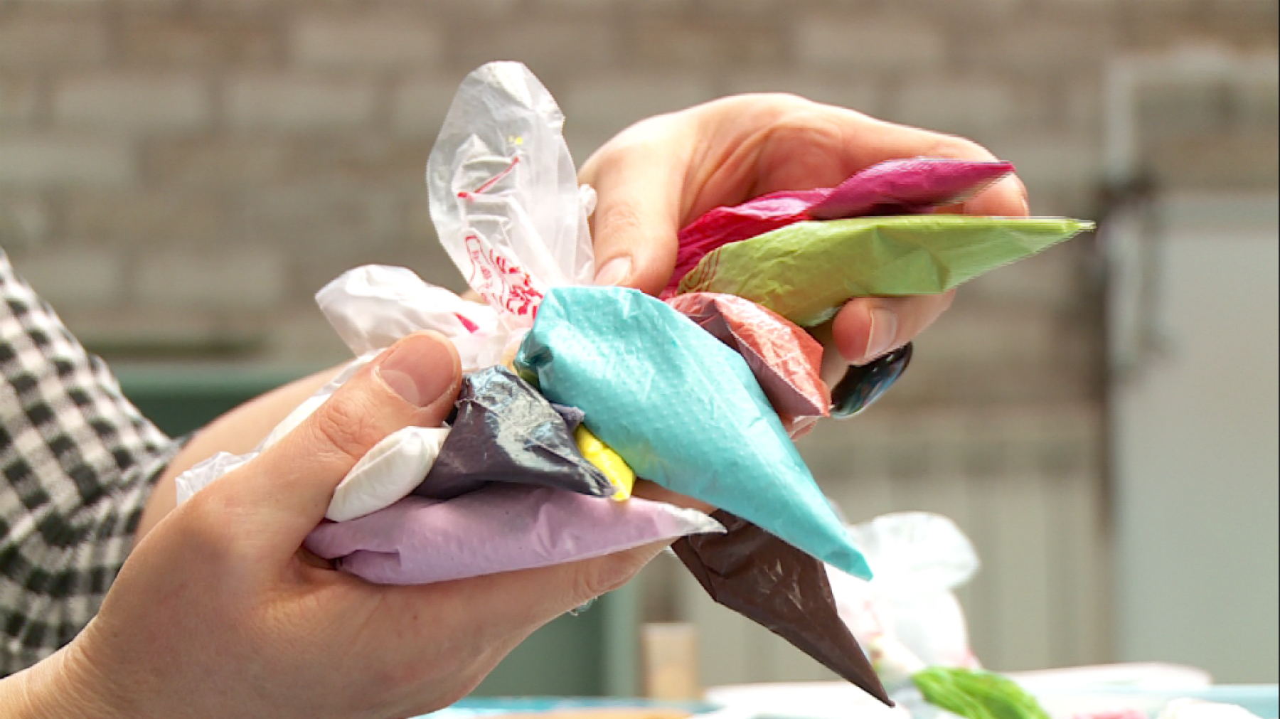 Праздник к нам приходит: учимся расписывать имбирные пряники