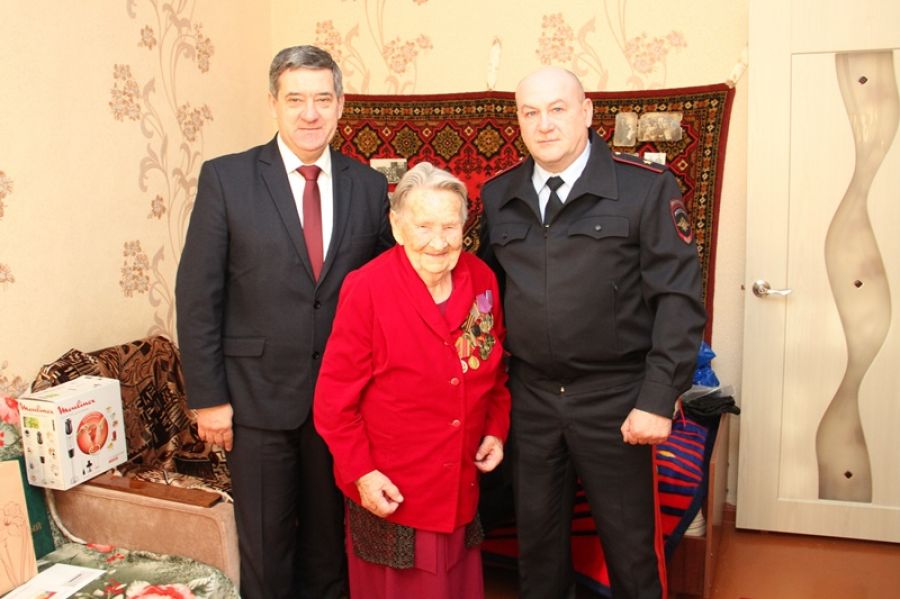 Ветеран МВД отпраздновала 100-летний юбилей