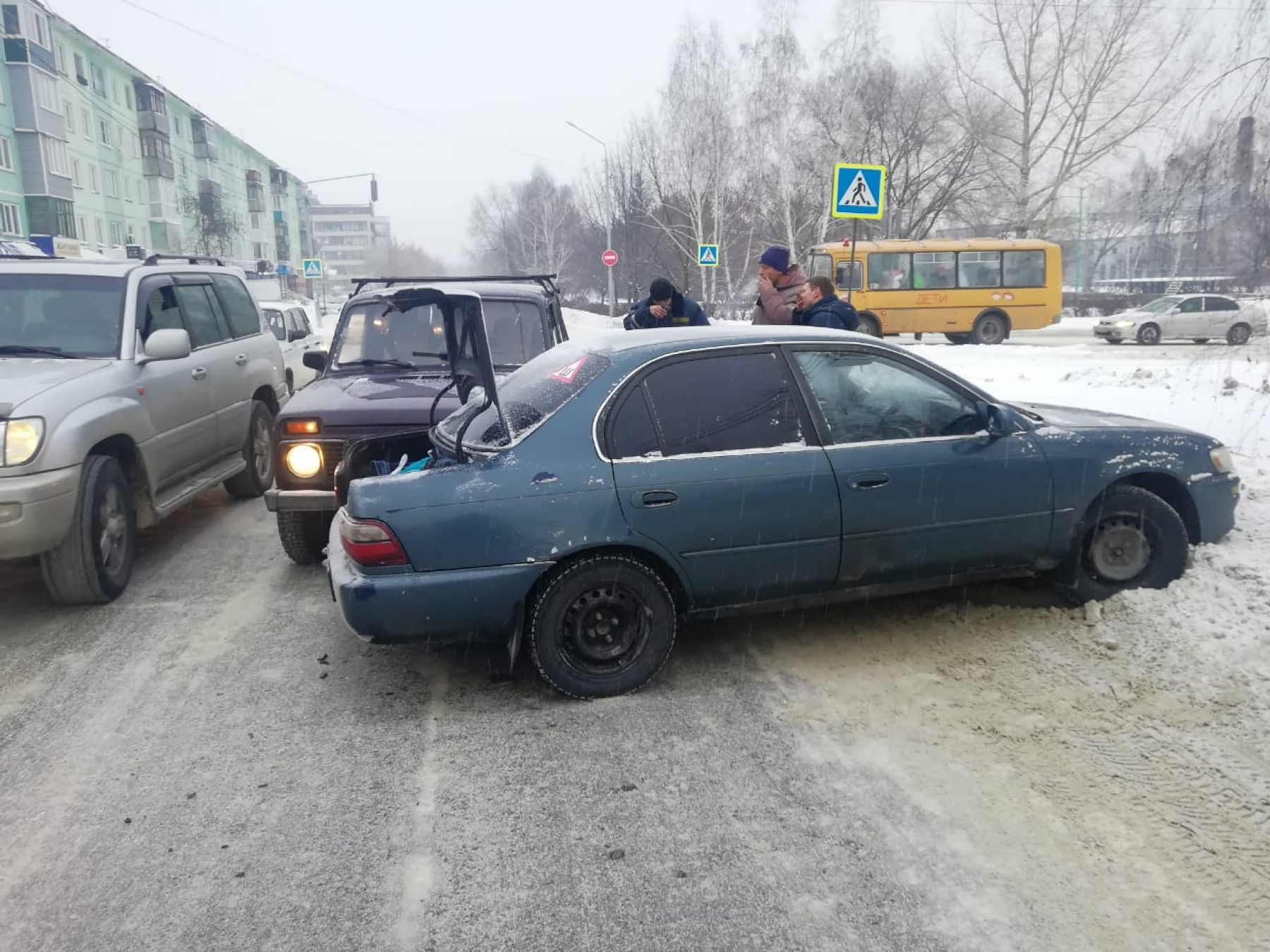 Четыре автомобиля столкнулись на улице Мерлина