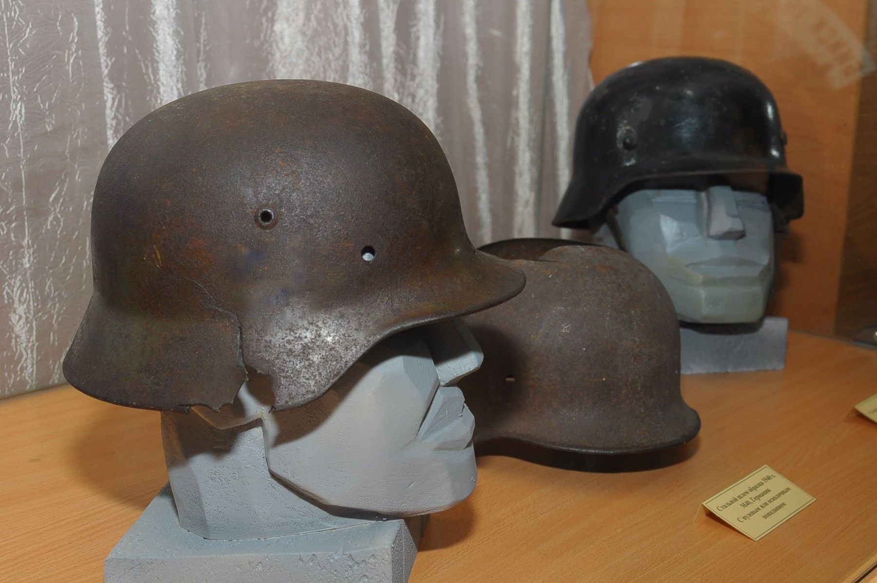 Дать по каске: в Бийском музее проследили эволюцию шлема