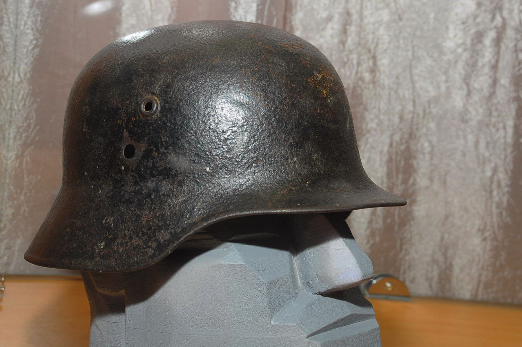 Дать по каске: в Бийском музее проследили эволюцию шлема