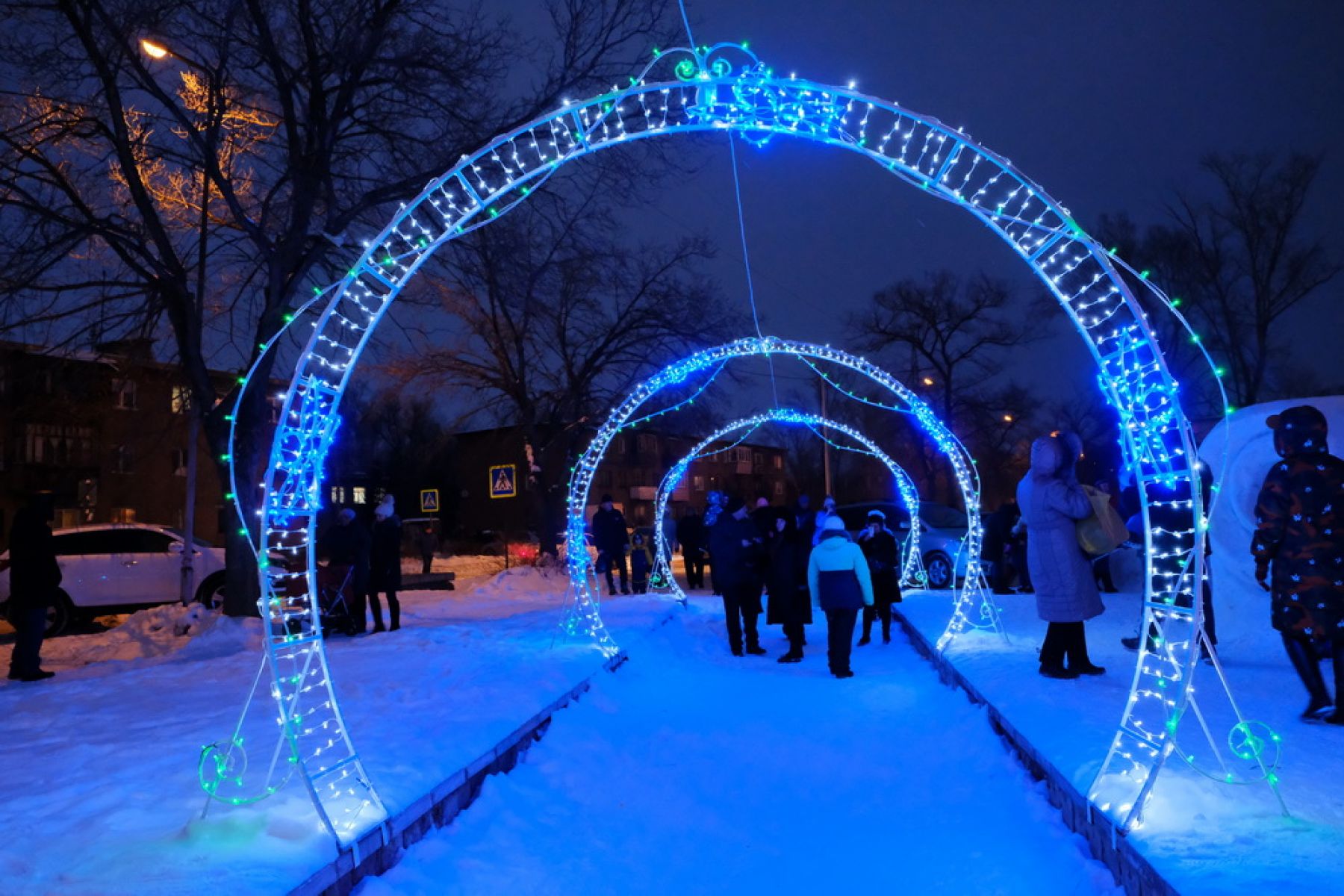 Фоторепортаж. Открылся  снежный городок у Дворца культуры БОЗ