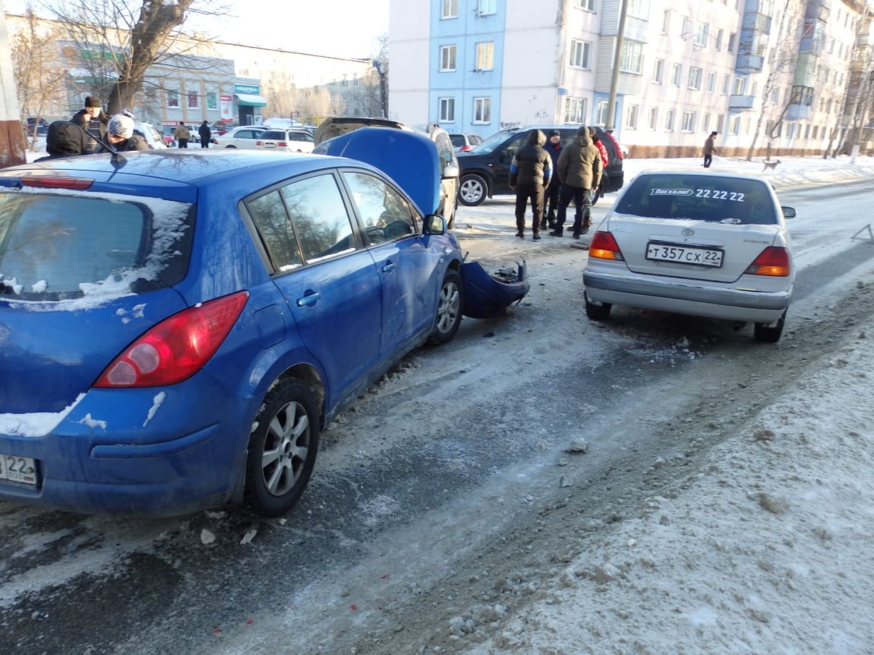 ДТП с участие трех автомобилей произошло в Бийске