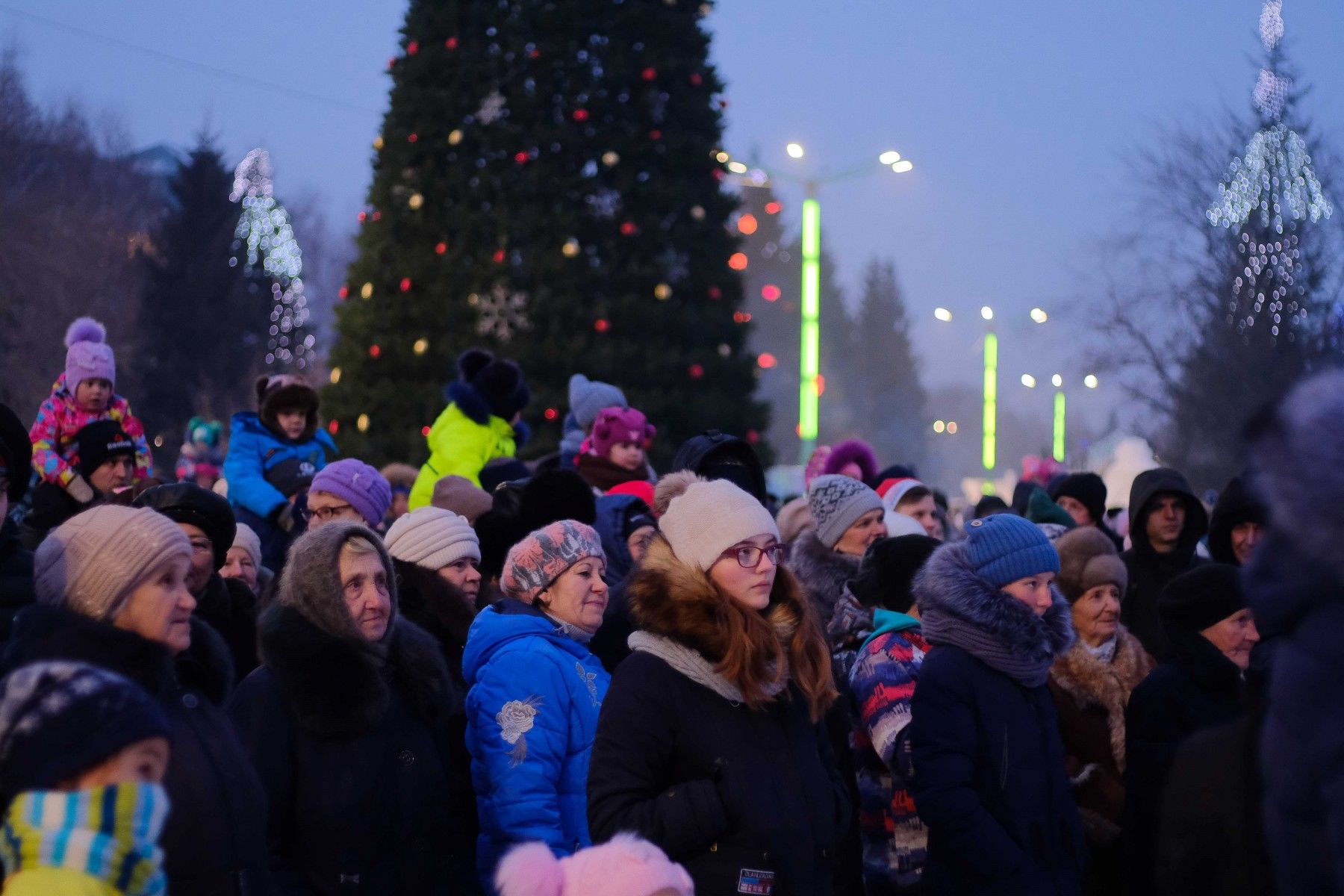 Фоторепортаж: открытие главной городской елки 