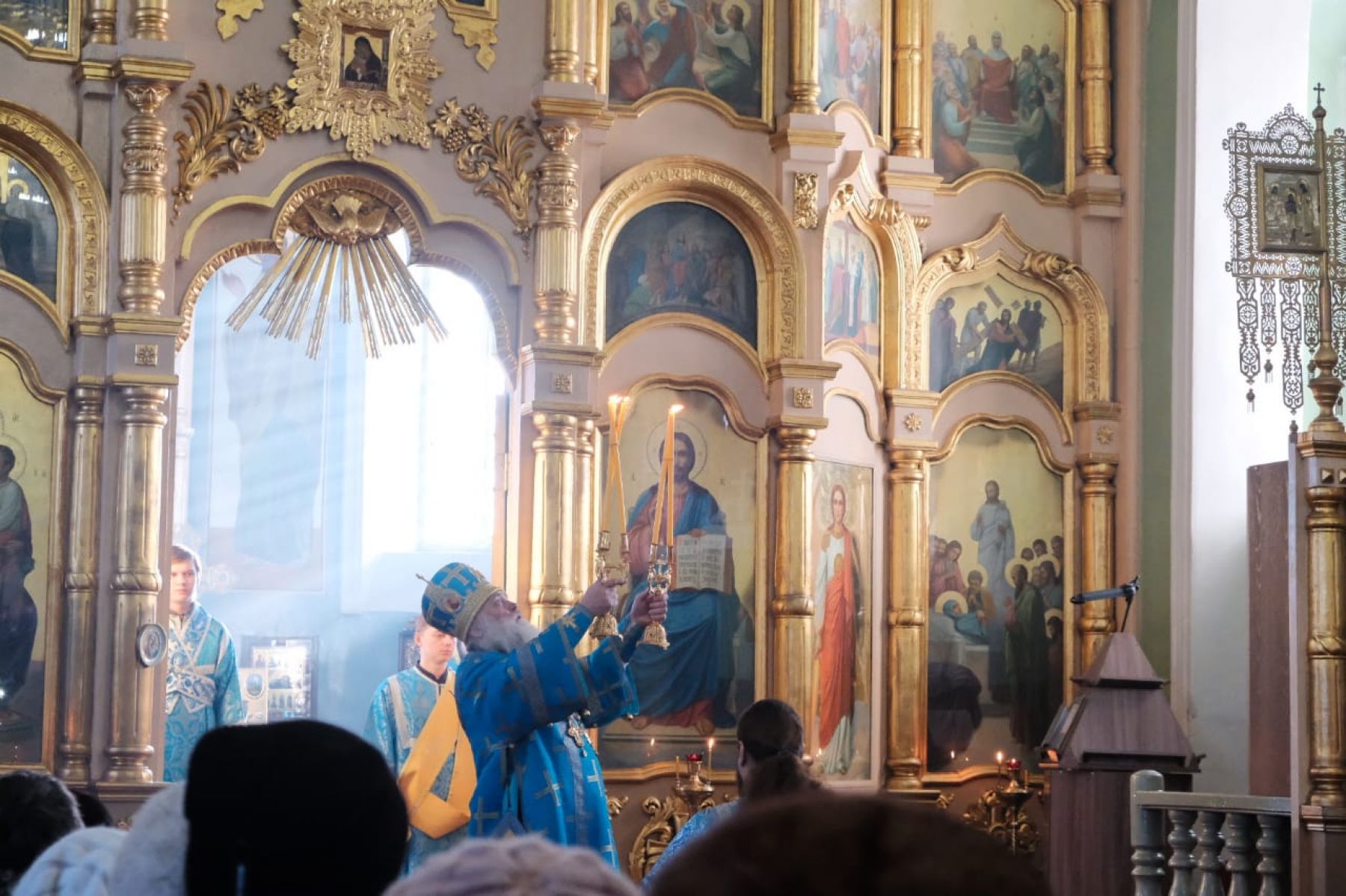 Более двухсот бийчан посетили службу, посвященную празднику Сретение Господне 