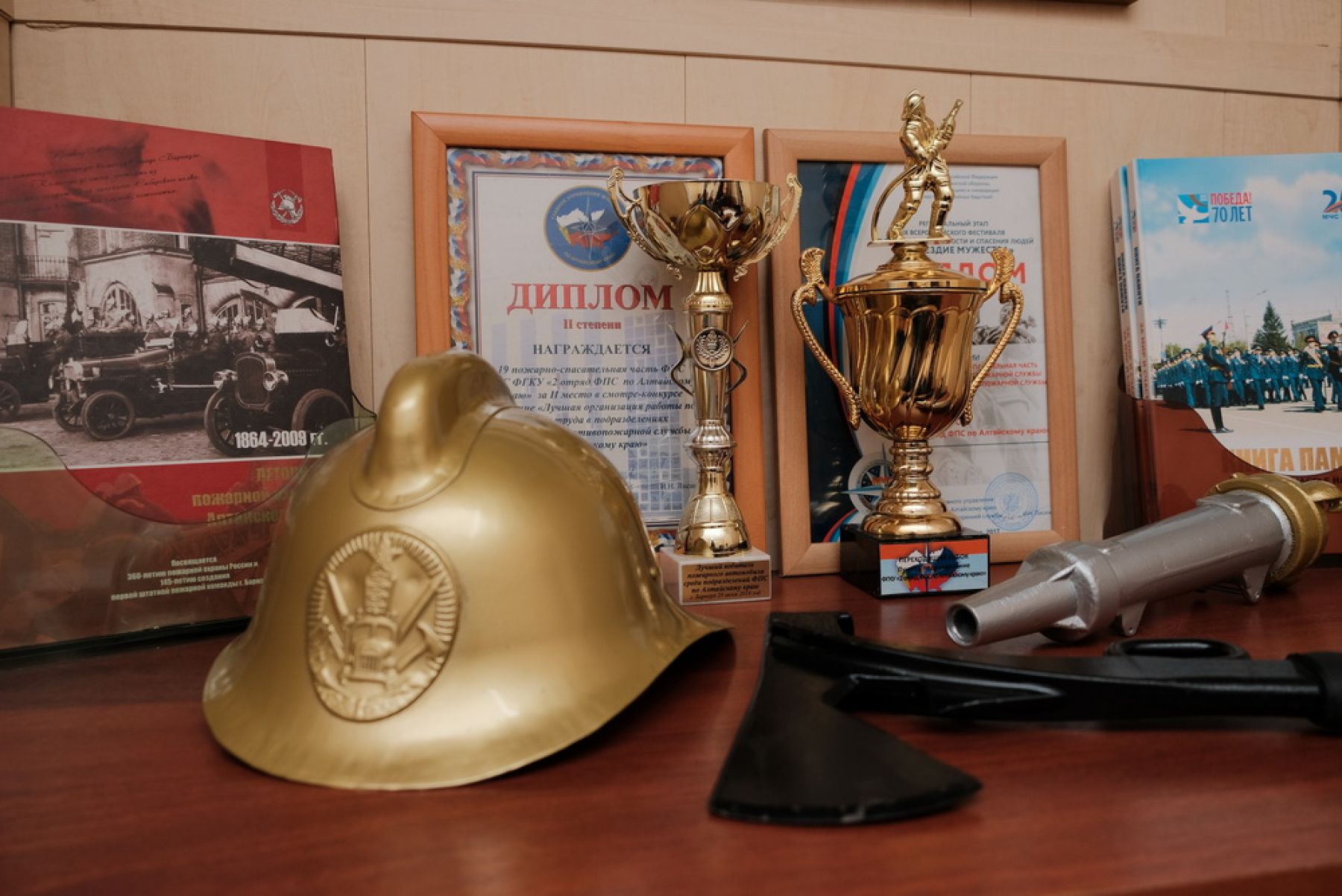 Огнеборцы и спасатели по праву отмечают День защитника Отечества