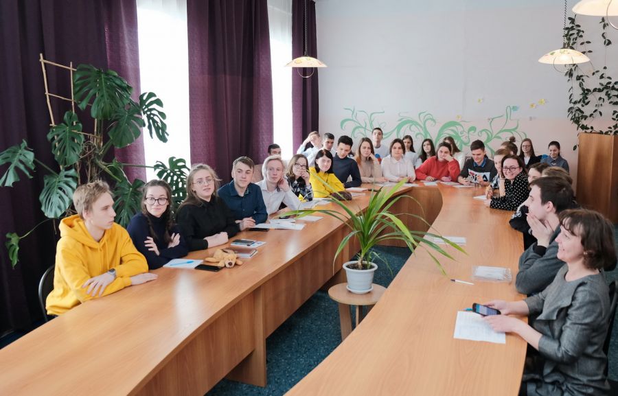 Городская школа молодежного актива проходит в Бийске
