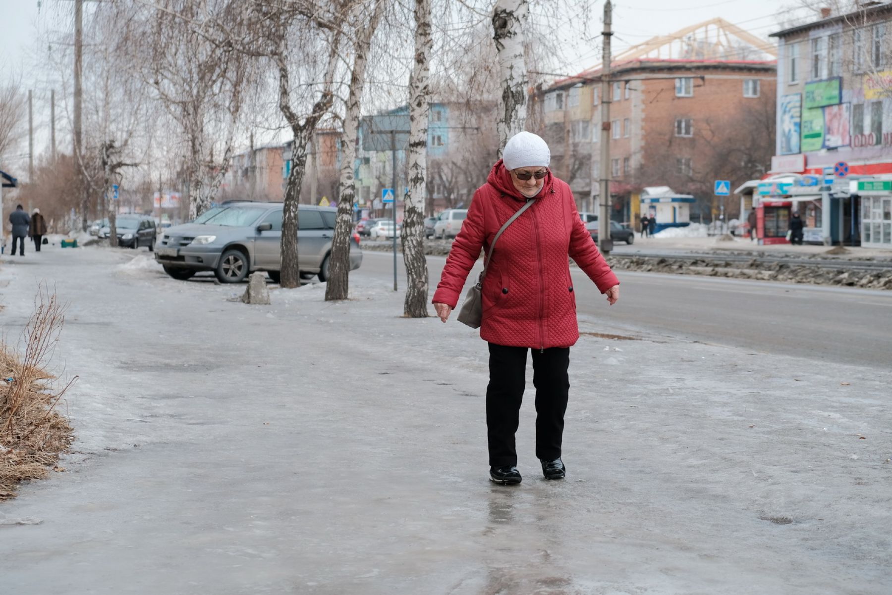 Медики в Бийске регистрируют рост числа пациентов, получивших травмы на улицах 