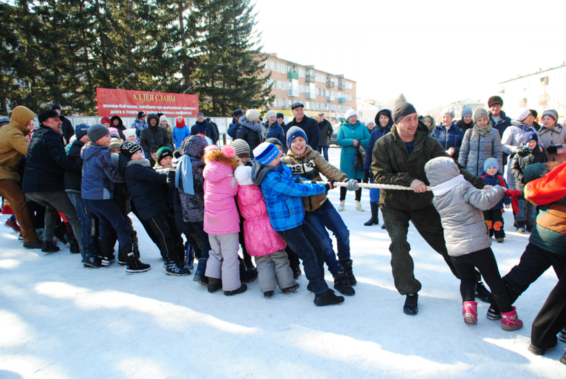 Как проводили зиму на Льнокомбинате 