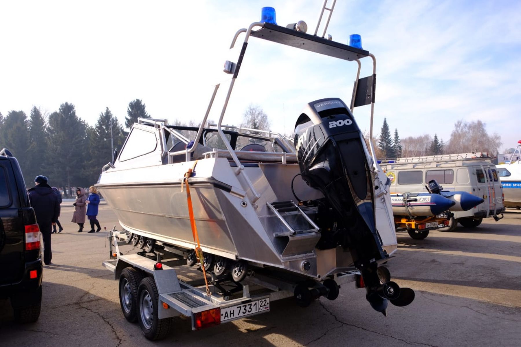 Катера, пирожки и раскладушки: в Бийске готовятся к паводку