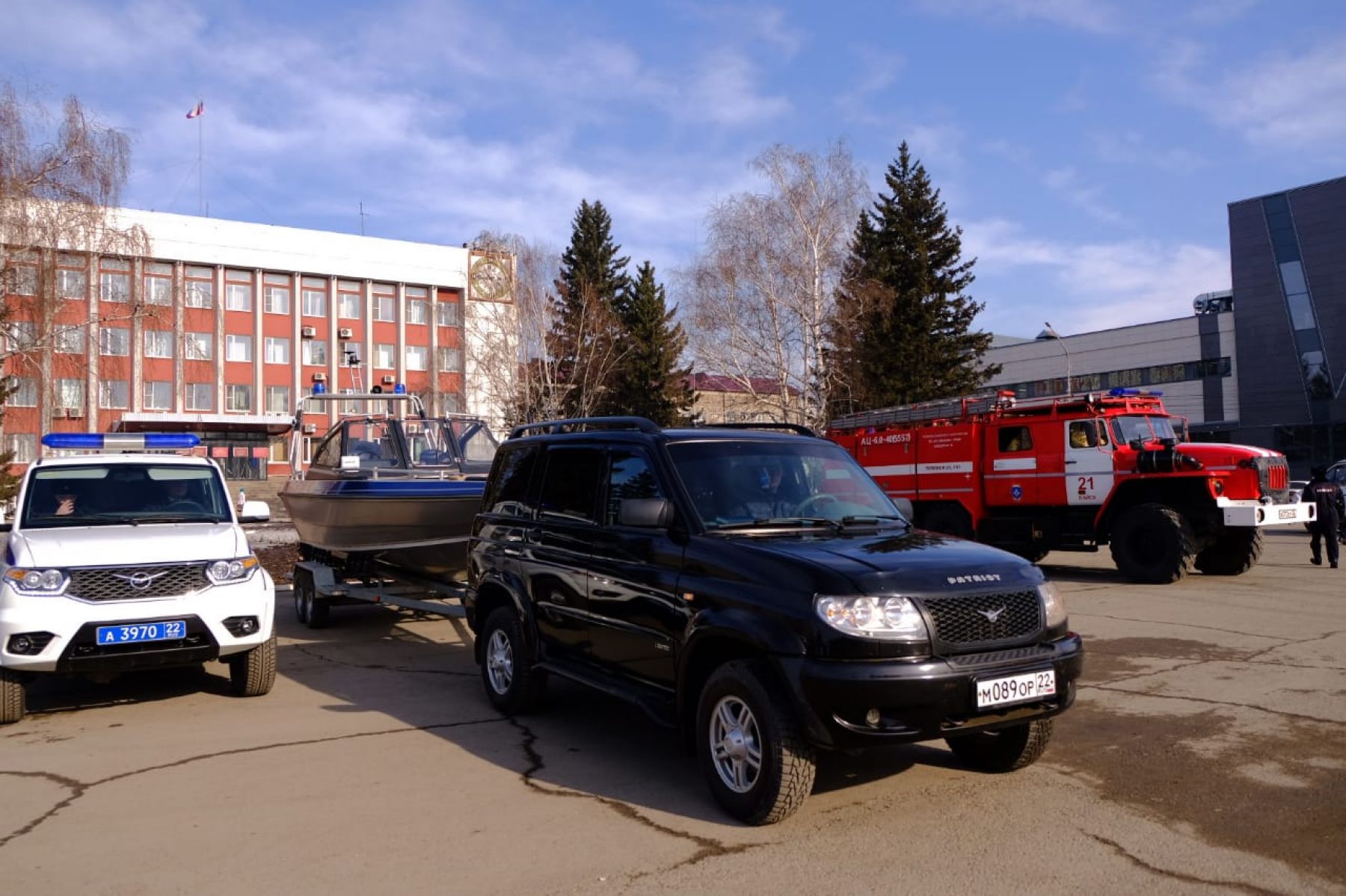 Катера, пирожки и раскладушки: в Бийске готовятся к паводку