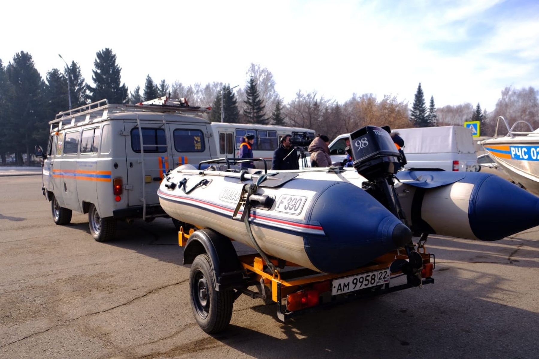 Катера, пирожки и раскладушки: в Бийске готовятся к паводку