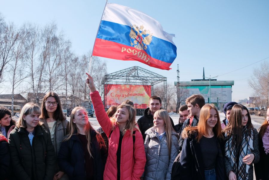 Присоединение Крыма к России отпраздновали в Бийске 