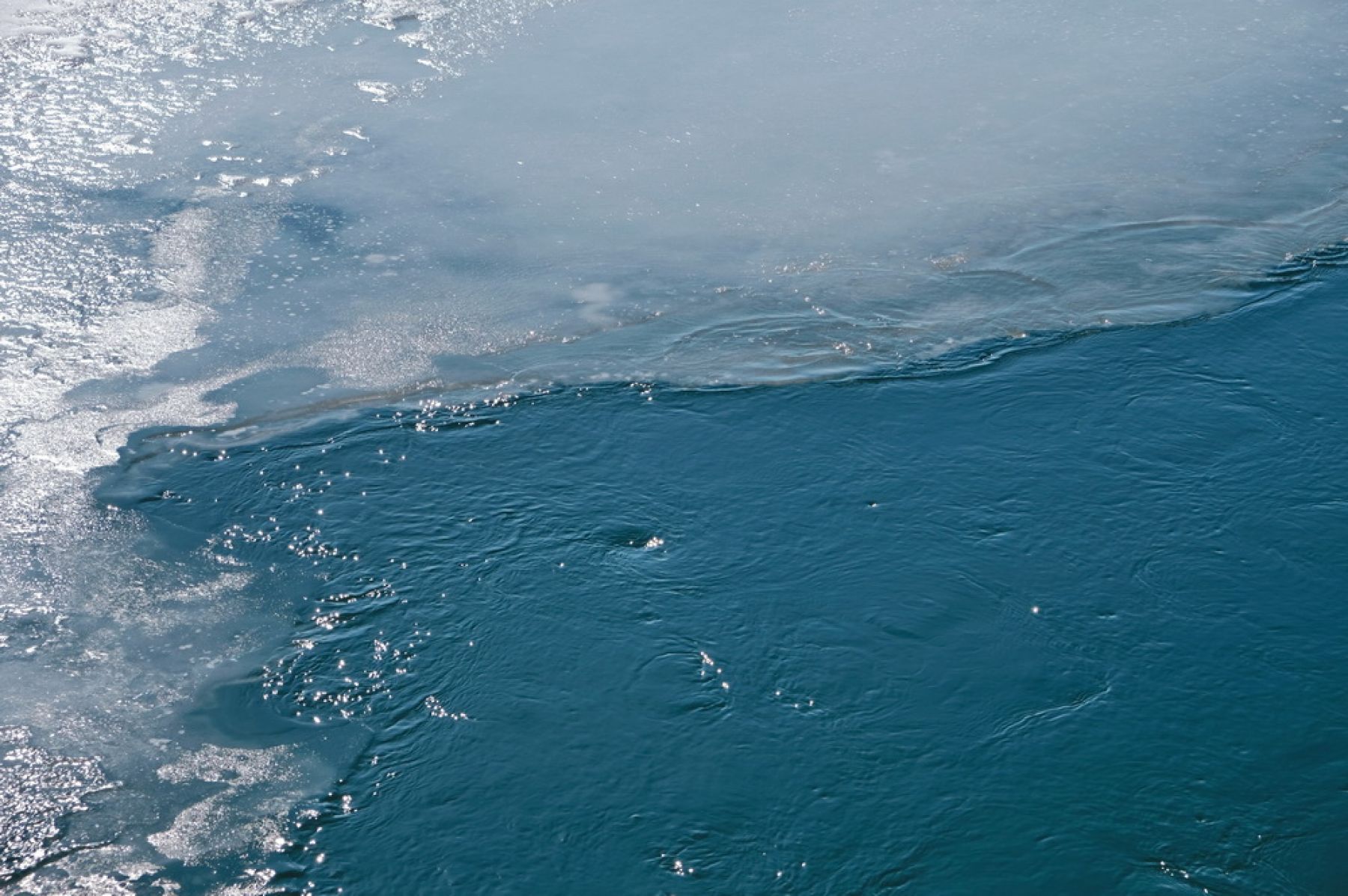 Фотовзгляд: за неделю до разведения понтонного моста