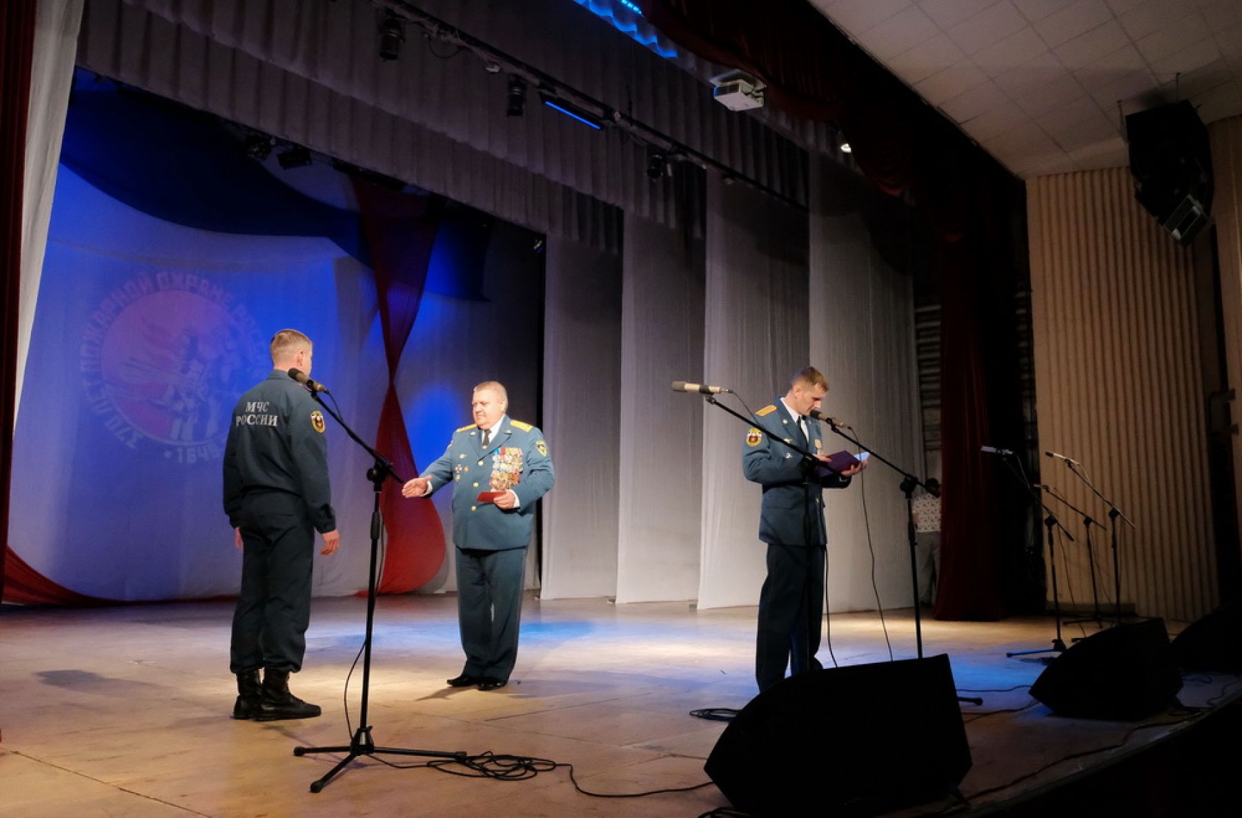 Боевая подготовка: бийские пожарные отмечают профессиональный праздник