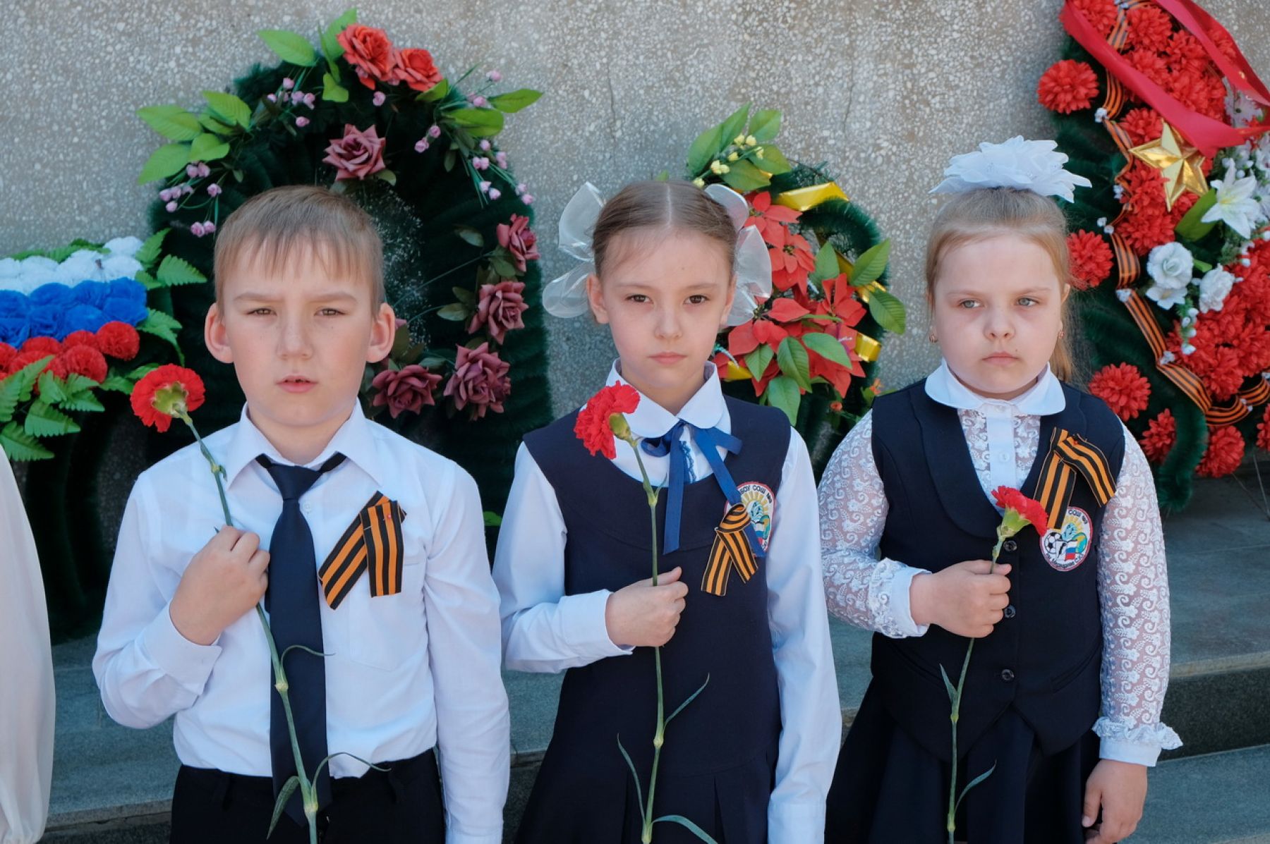 Накануне Дня Победы уроки истории проходят у Вечного огня 