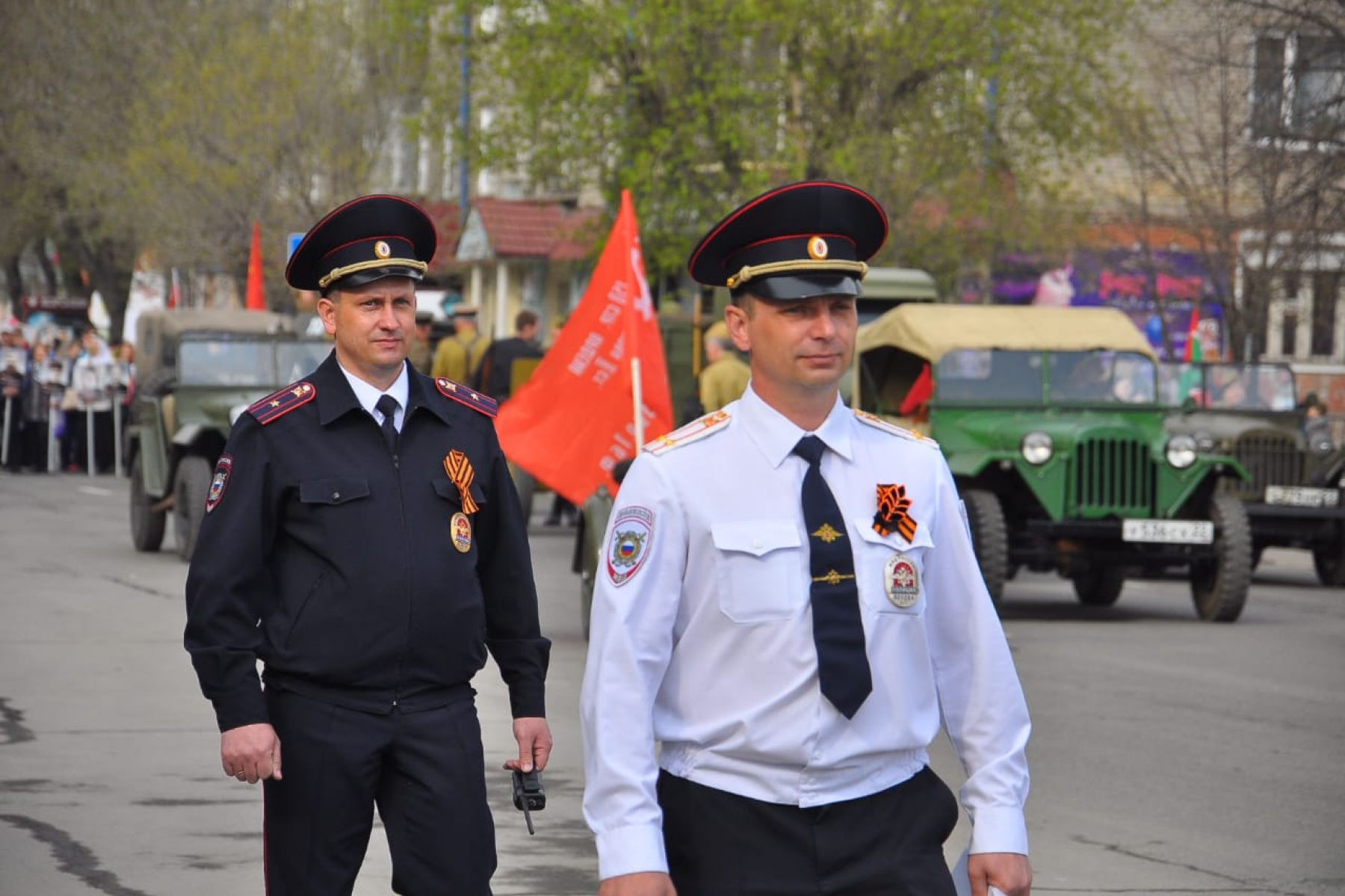 Бийчане начали собираться на бульваре еще задолго до начала парада 