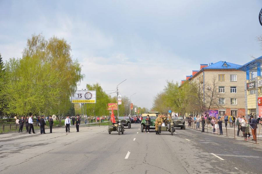 Бийчане начали собираться на бульваре еще задолго до начала парада 