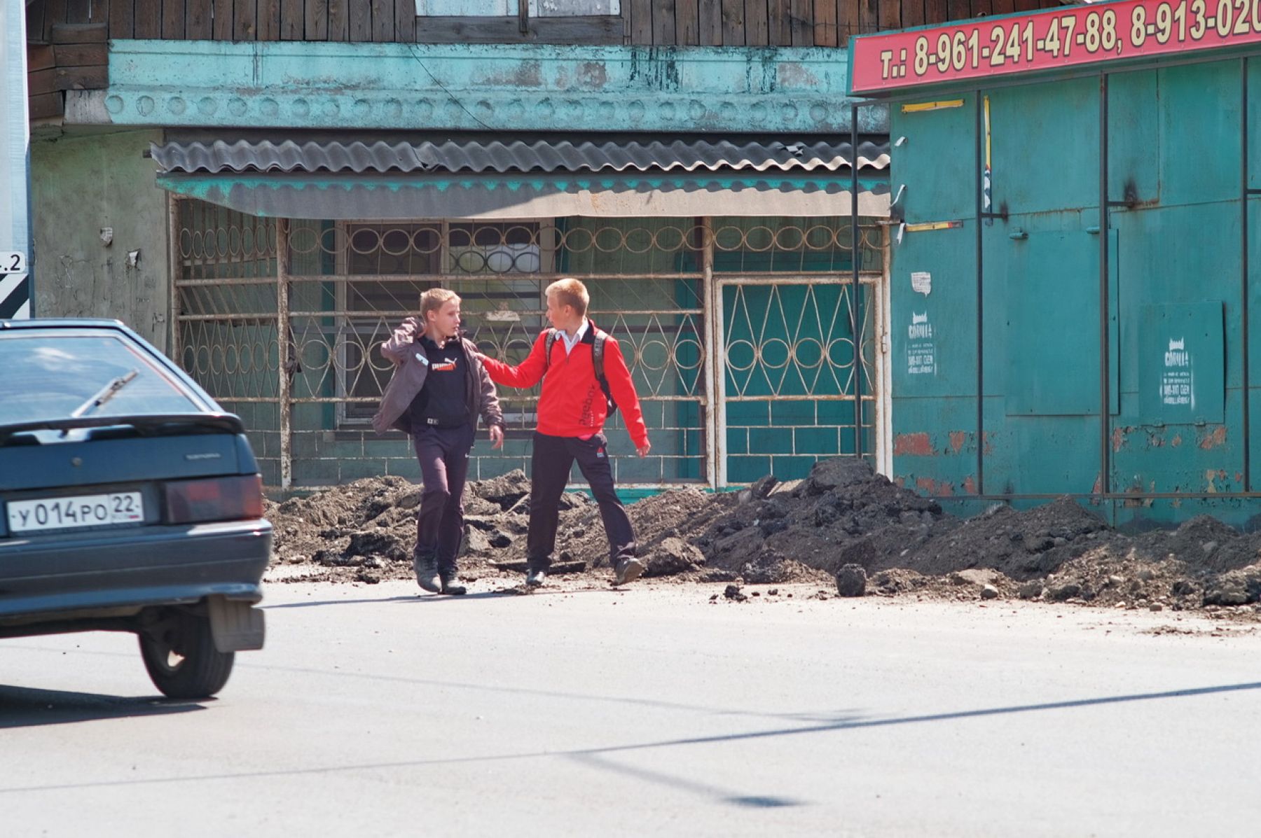 Знак пешеходного перехода «потерялся» рядом со школой №6 в Бийске