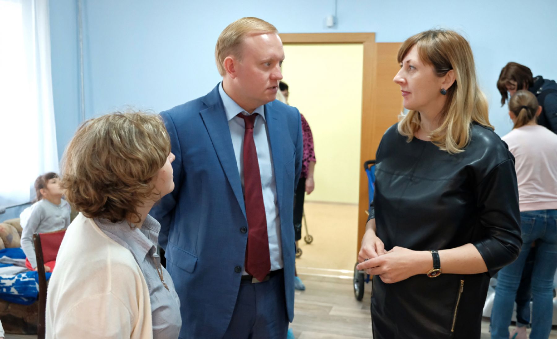 Депутат АКЗС Андрей Абрамов посетил центр «Дети-Ангелы»