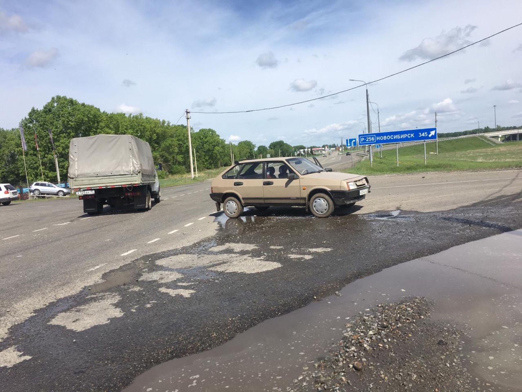 Водитель ВАЗ-2111 серьезно пострадал при ДТП в переулке Шубенском 