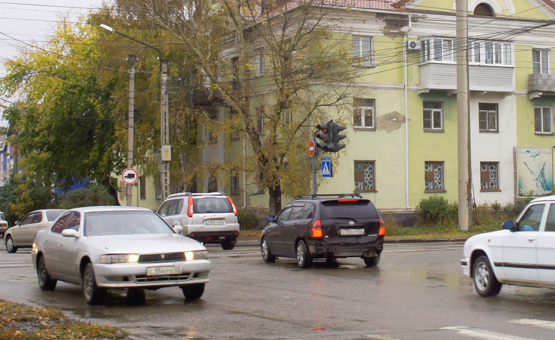 Правила благоустройства заставят бийчан мыть фасады и соскребать объявления