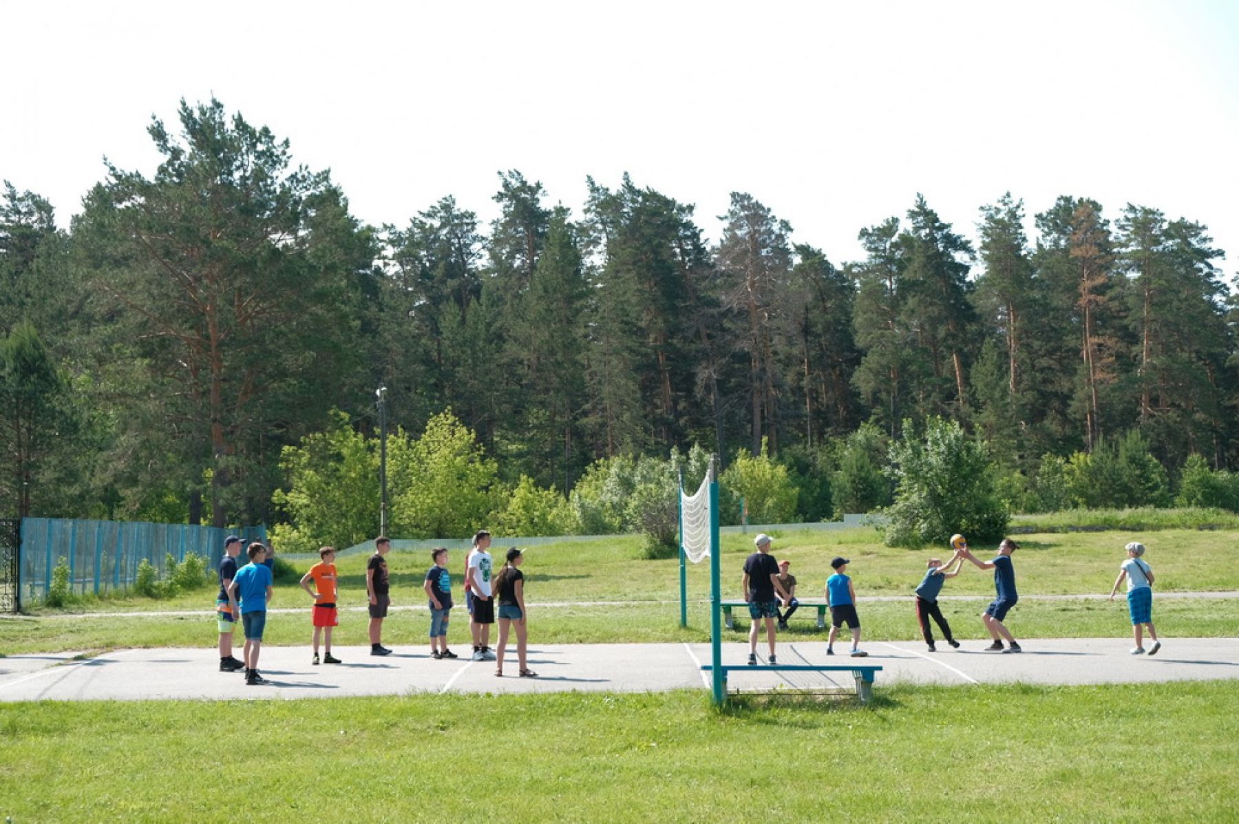 Да здравствуют каникулы: летний сезон начался в детских оздоровительных лагерях 