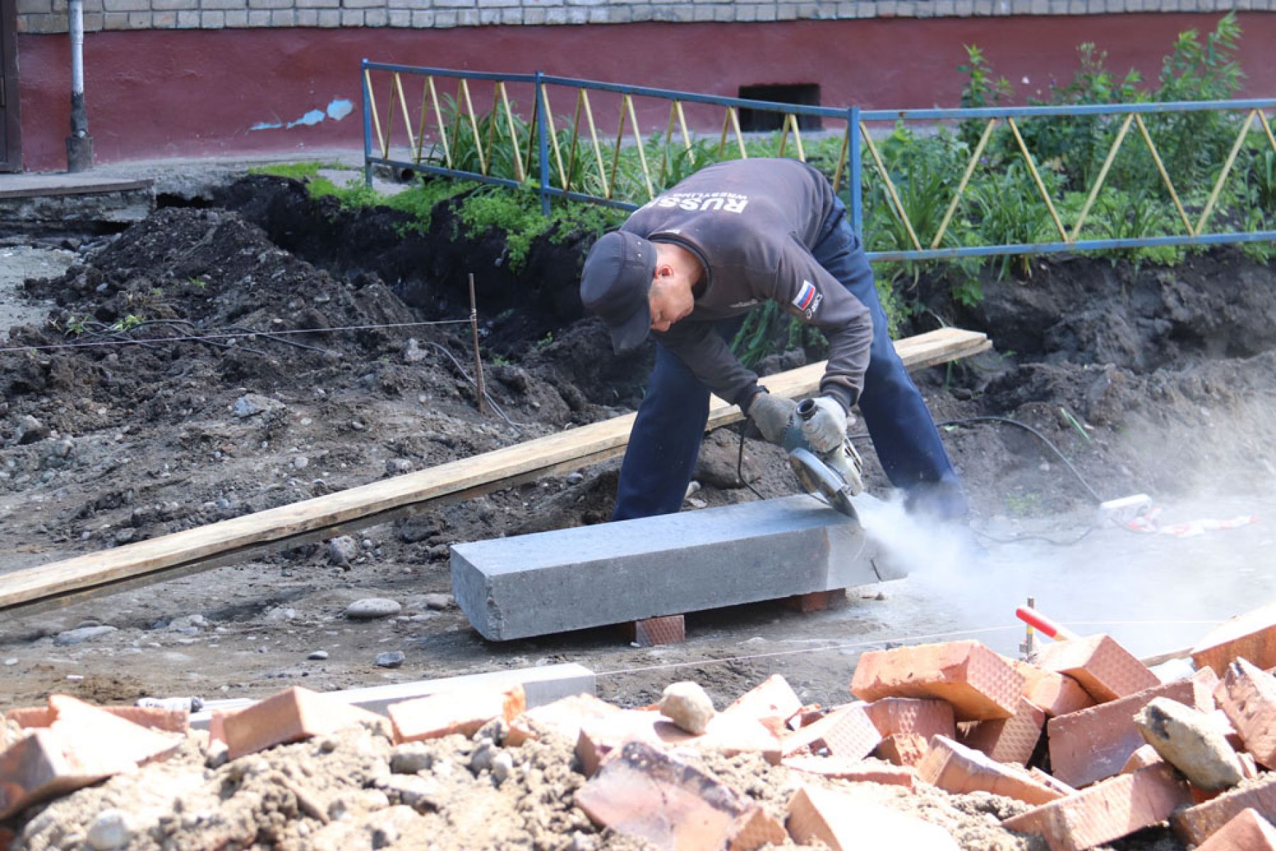 Мой двор - моя гордость: в Бийске начался ремонт придомовых территорий