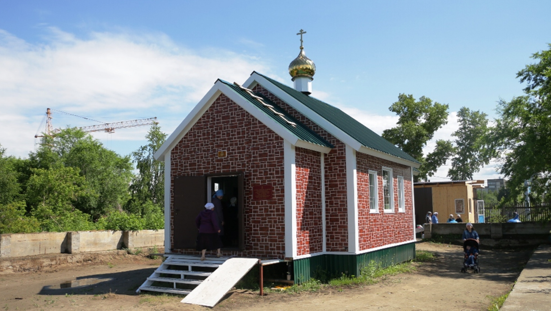 На квартале АБ в Бийске освятили новый храм