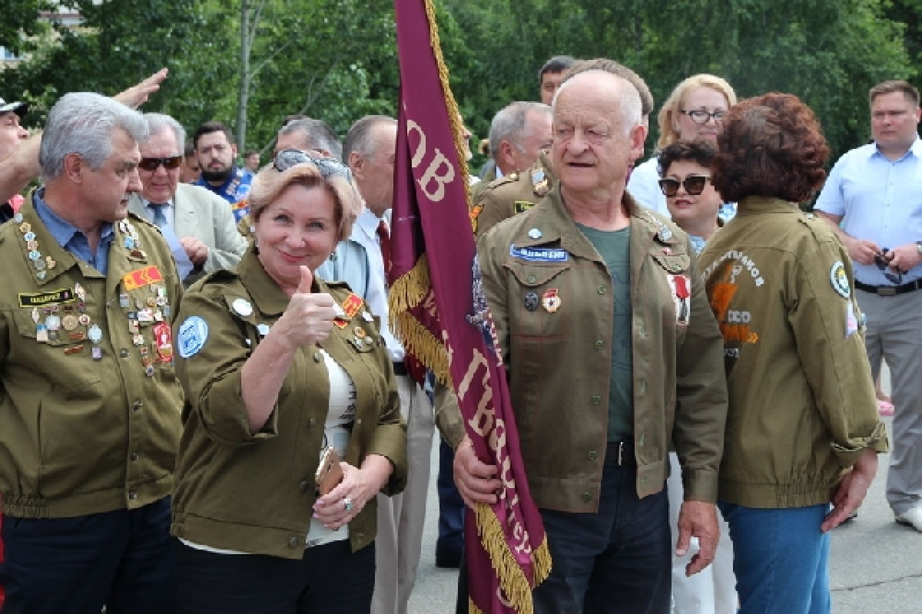 Памятный знак в честь 50-летия краевого студотряда открыли в Барнауле