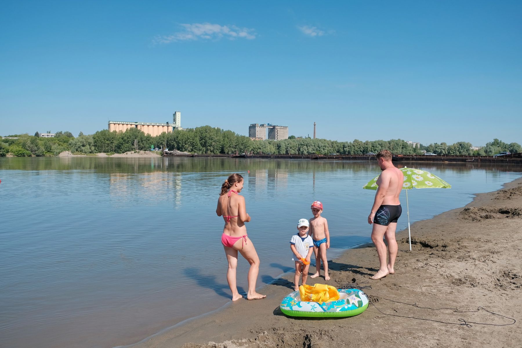 Рейтинг городских пляжей Бийска: куда ехать загорать и купаться