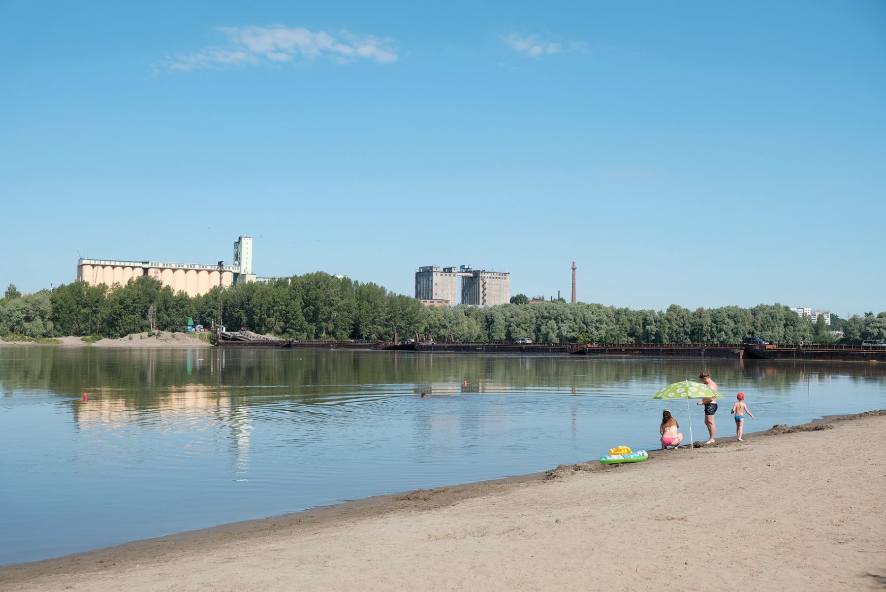 Рейтинг городских пляжей Бийска: куда ехать загорать и купаться