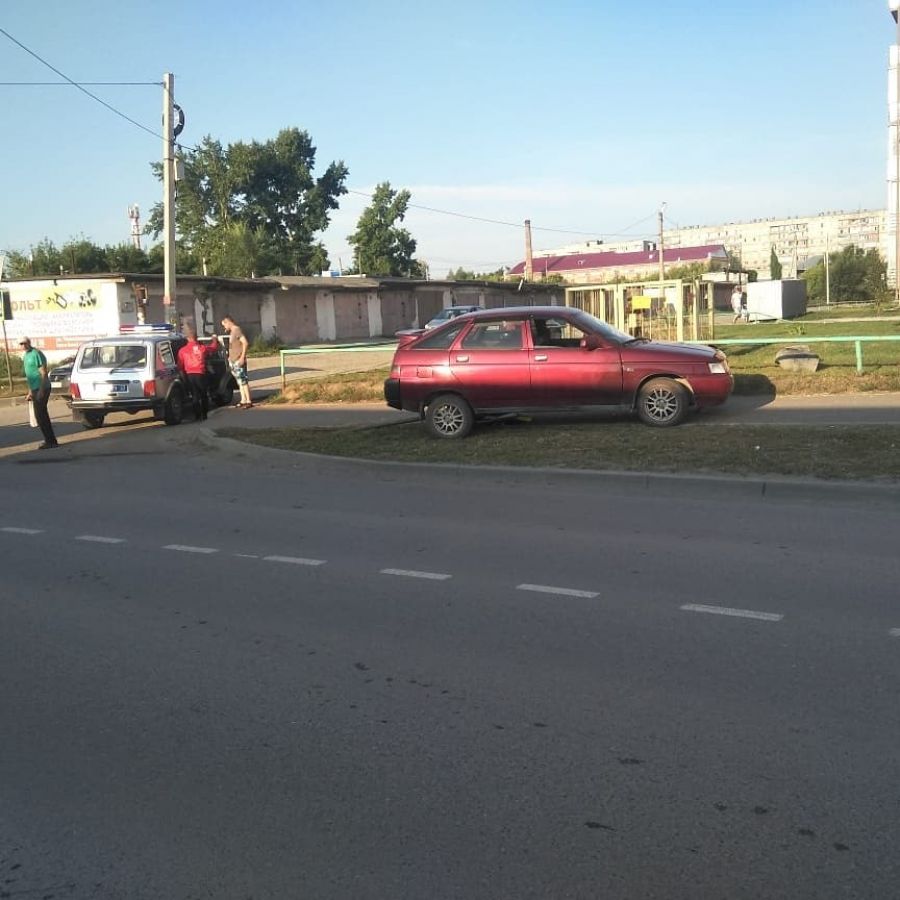 Легковой автомобиль сбил пешехода на улице Матросова в Бийске 