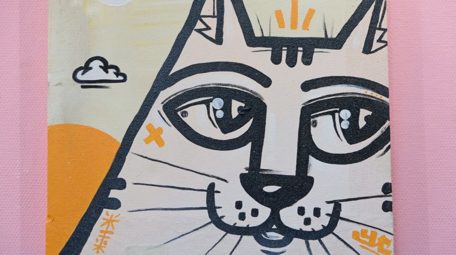 УСатые коты: в Бийске работает уникальная выставка «Вне рамок» 